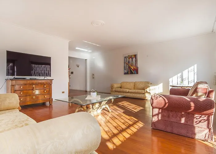 Eur Luminous And Large Family Terrace Apartment Rome